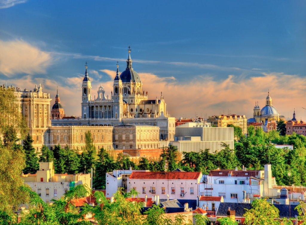 Schloss und Catedral de la Almudena, Madrid
